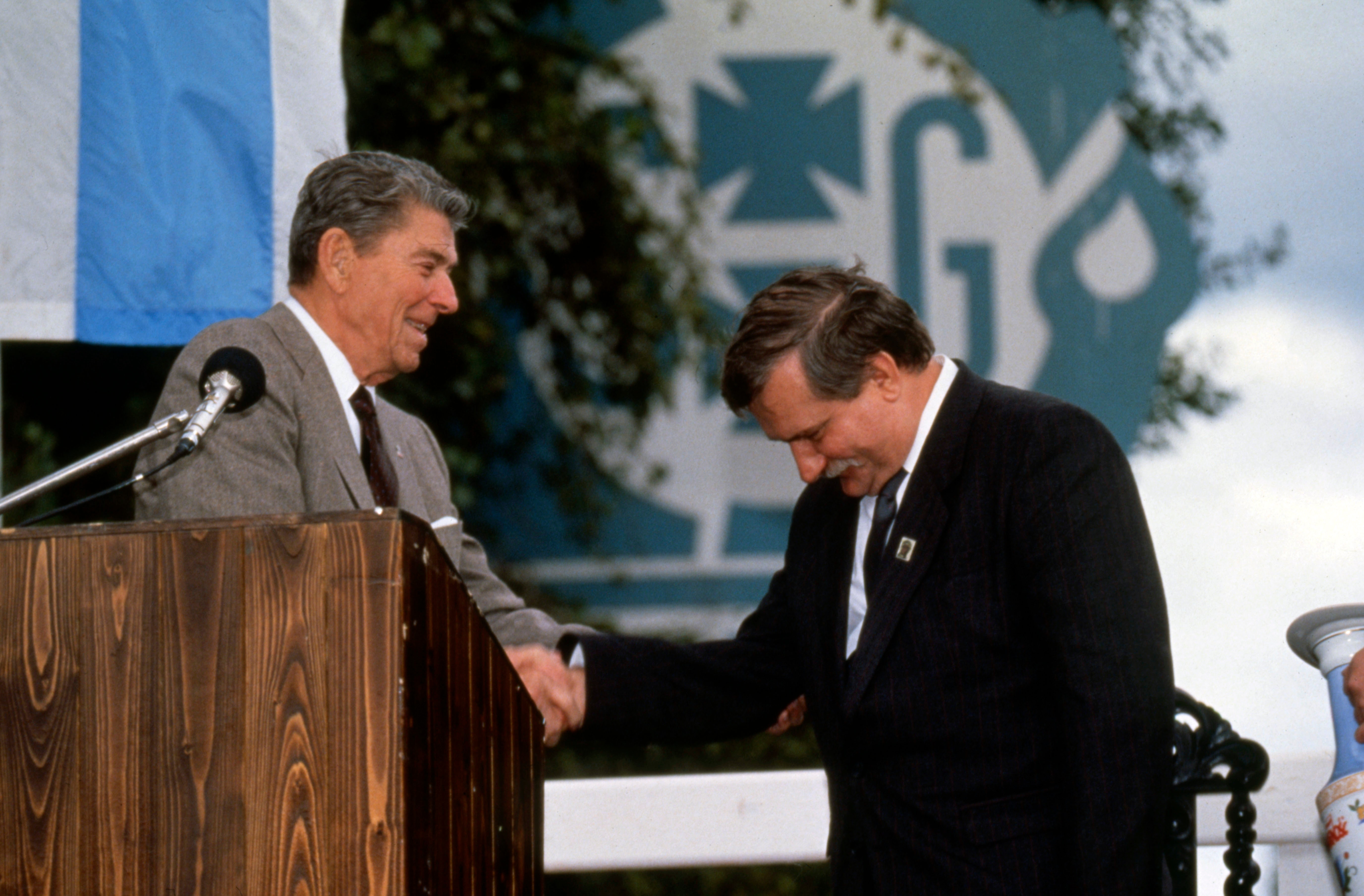 Read more about the article Former world leader praises Ronald Reagan’s example on Gipper’s birthday: ‘values worth living for’