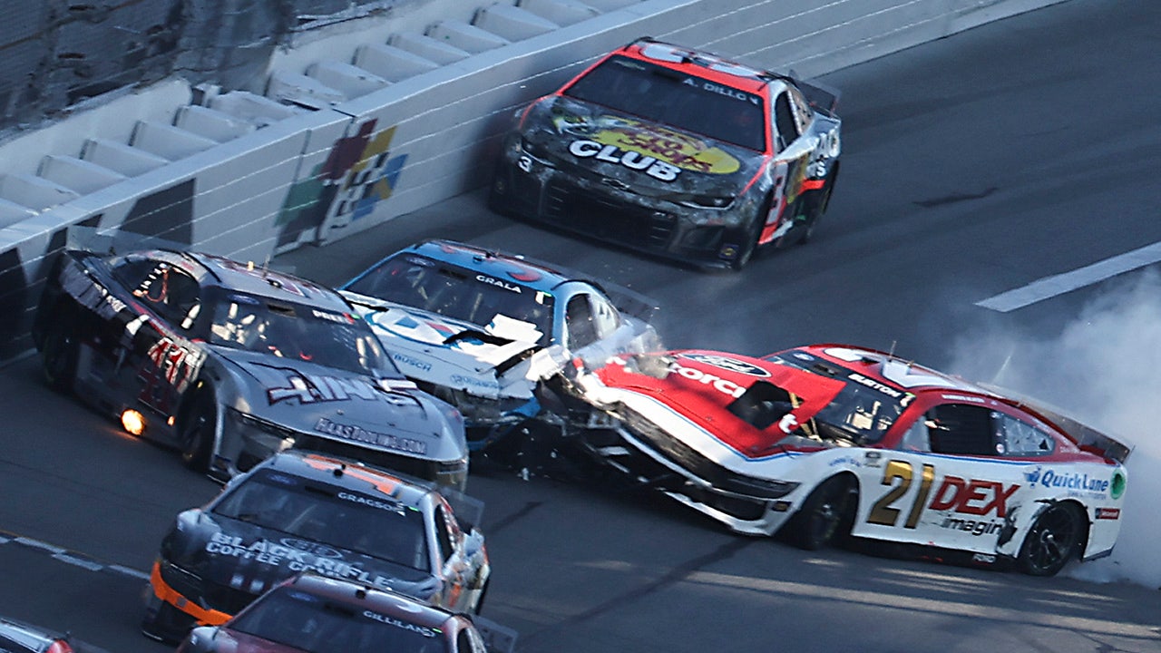 Read more about the article 2024 Daytona 500: Early wreck ruins day for several drivers