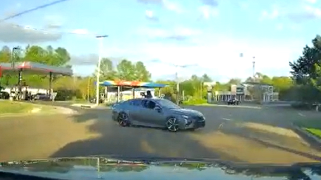 News :Dashcam video captures driver avoiding Jackson, Mississippi, shootout