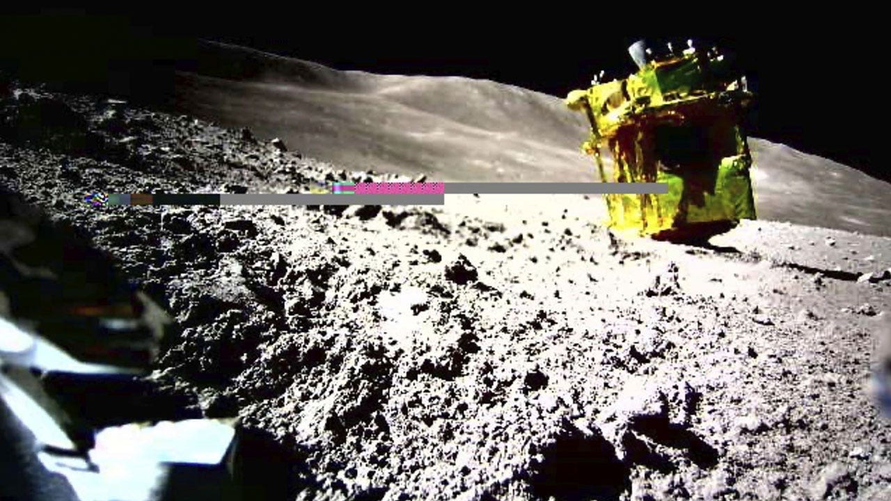 Read more about the article Japanese lunar lander may have found clues about the moon’s origin