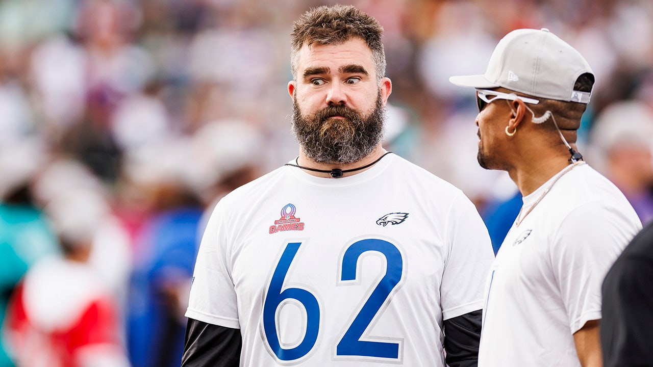Jason Kelce teammate dishes on Eagles star's disastrous 1st date with now wife: 'Little bit sideways'