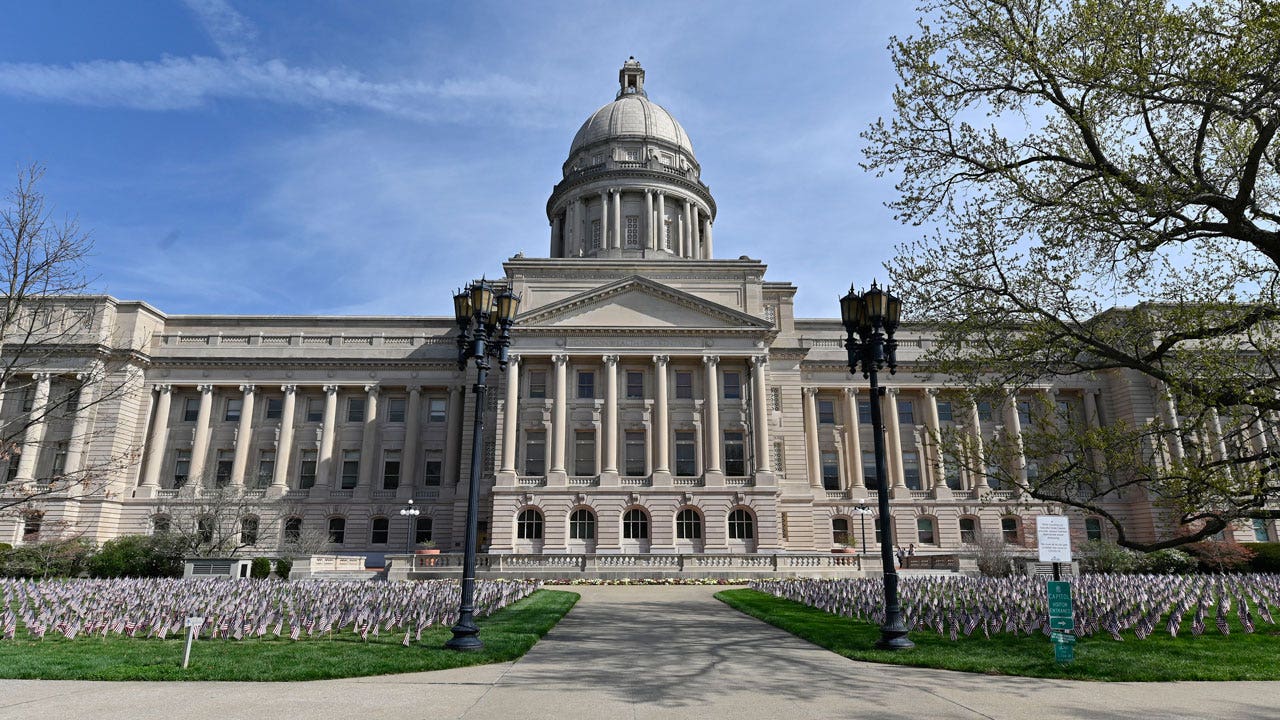 Kentucky House clears measure for moment of silence at start of school day