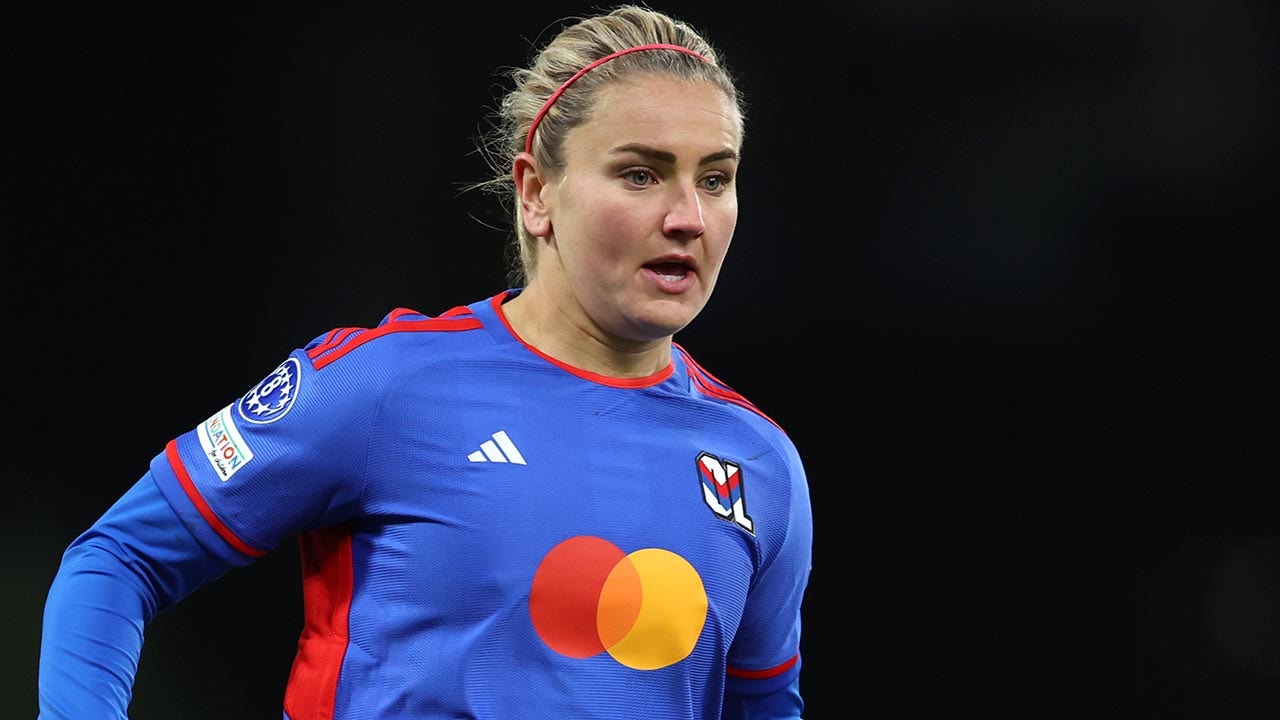 Read more about the article USWNT captain Lindsey Horan apologizes for comments saying American fans ‘aren’t smart’