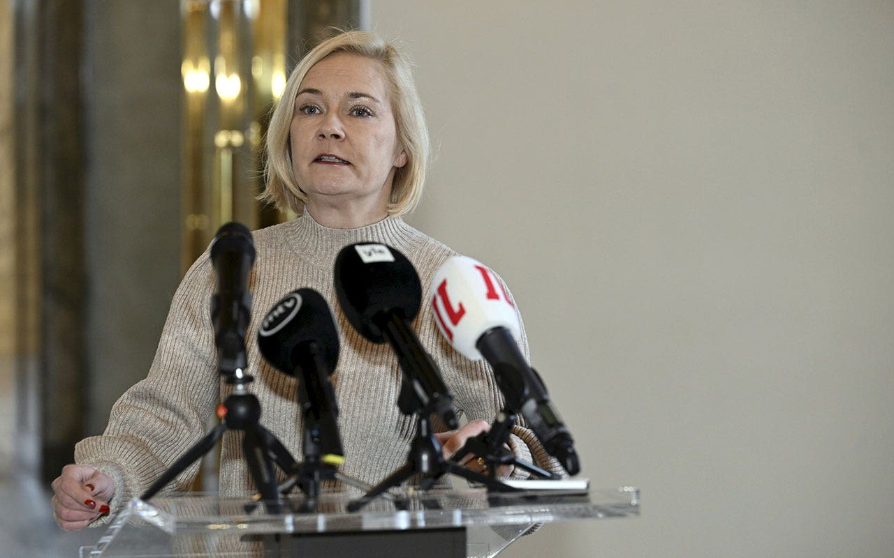 Finland extends closure of Russian border, saying Moscow hasn't stopped sending migrants