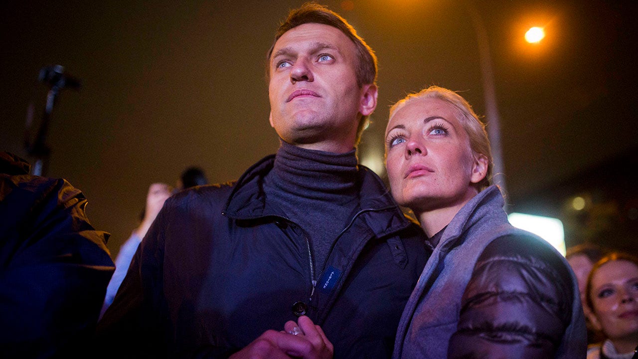 Read more about the article Alexei Navalny’s wife says ‘Putin killed the father of my children’