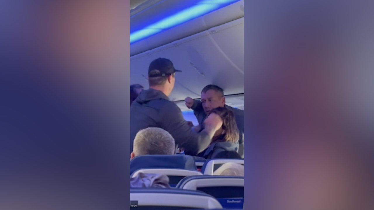 Read more about the article Southwest Airlines fight prompts FAA to threaten criminal charges, zero tolerance for unruly passengers