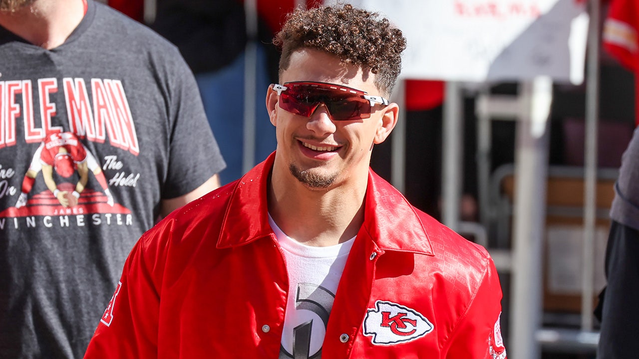 Patrick Mahomes has 1 request as NFL Scouting Mix protection kicks off