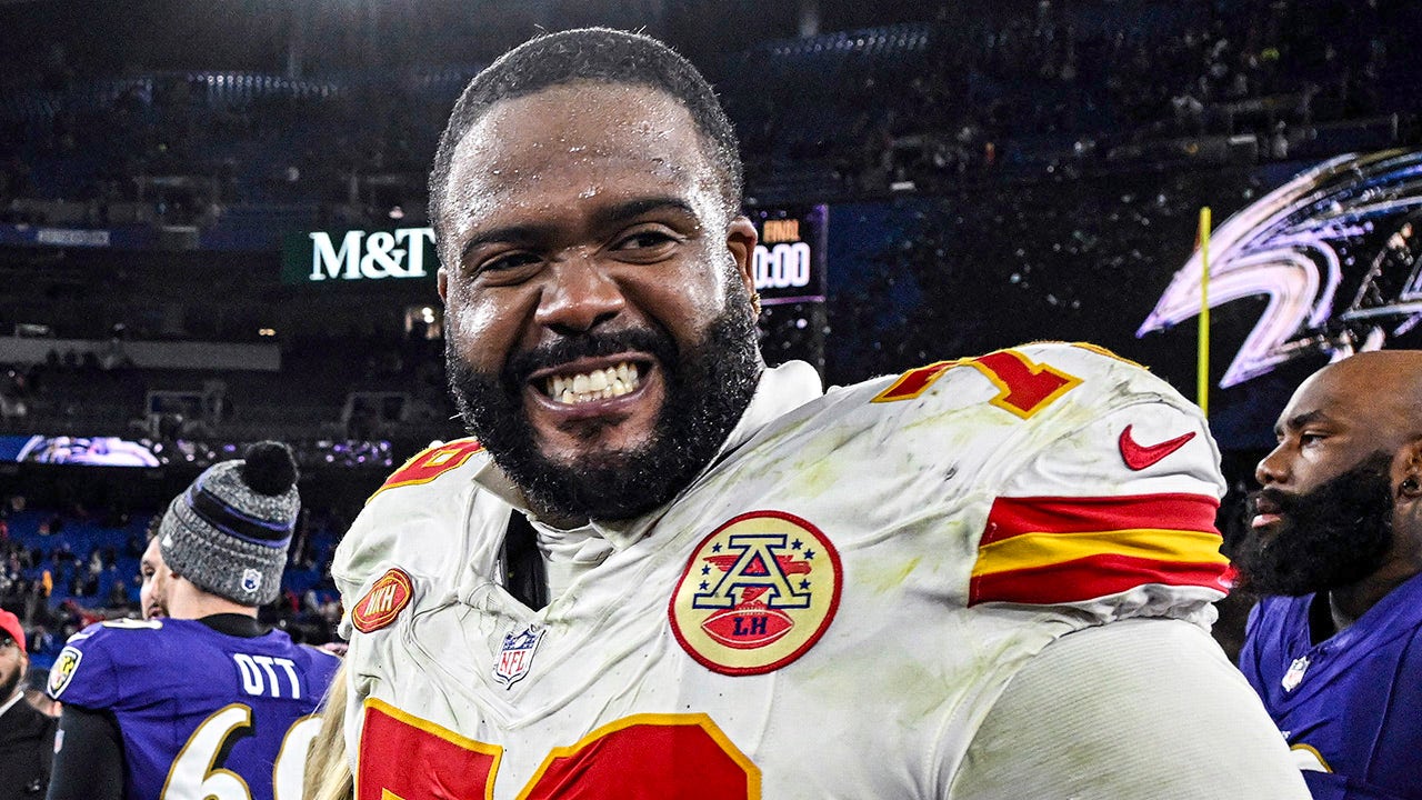 Chiefs’ Donovan Smith hints that post-Super Bowl plans might include Jets