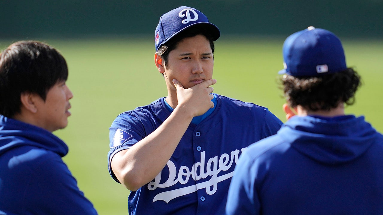 Read more about the article Dodgers optimistic about Shohei Ohtani’s recovery timeline as spring training begins
