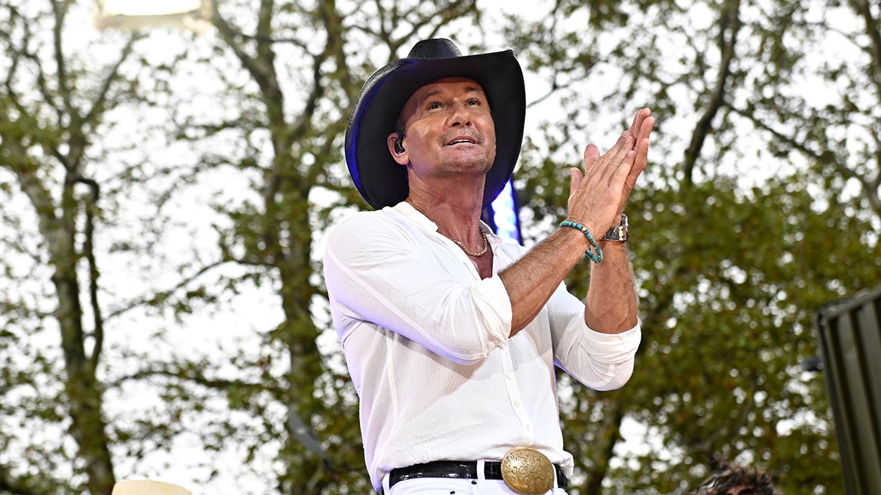 Tim McGraw says Faith Hill and daughters are his biggest ‘flex,’ give him ‘purpose’ during tough concerts