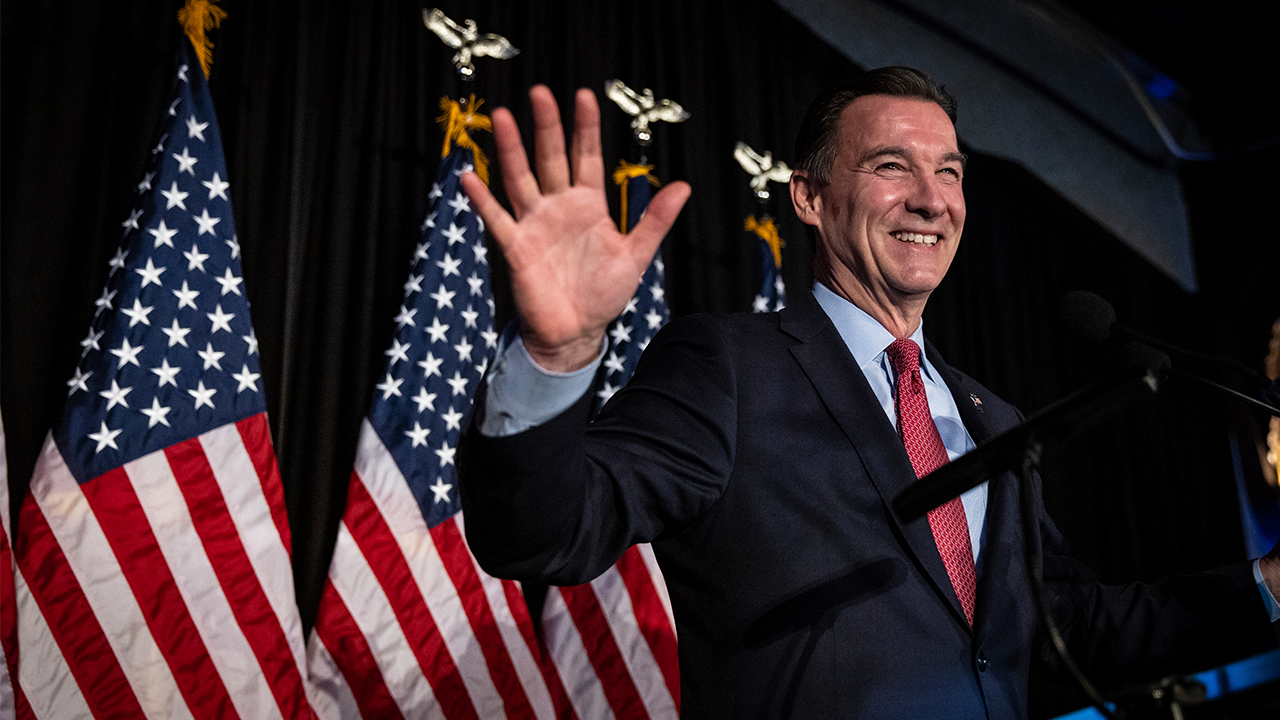 Read more about the article White House declares Suozzi victory a ‘devastating repudiation’ of Trump, Republicans