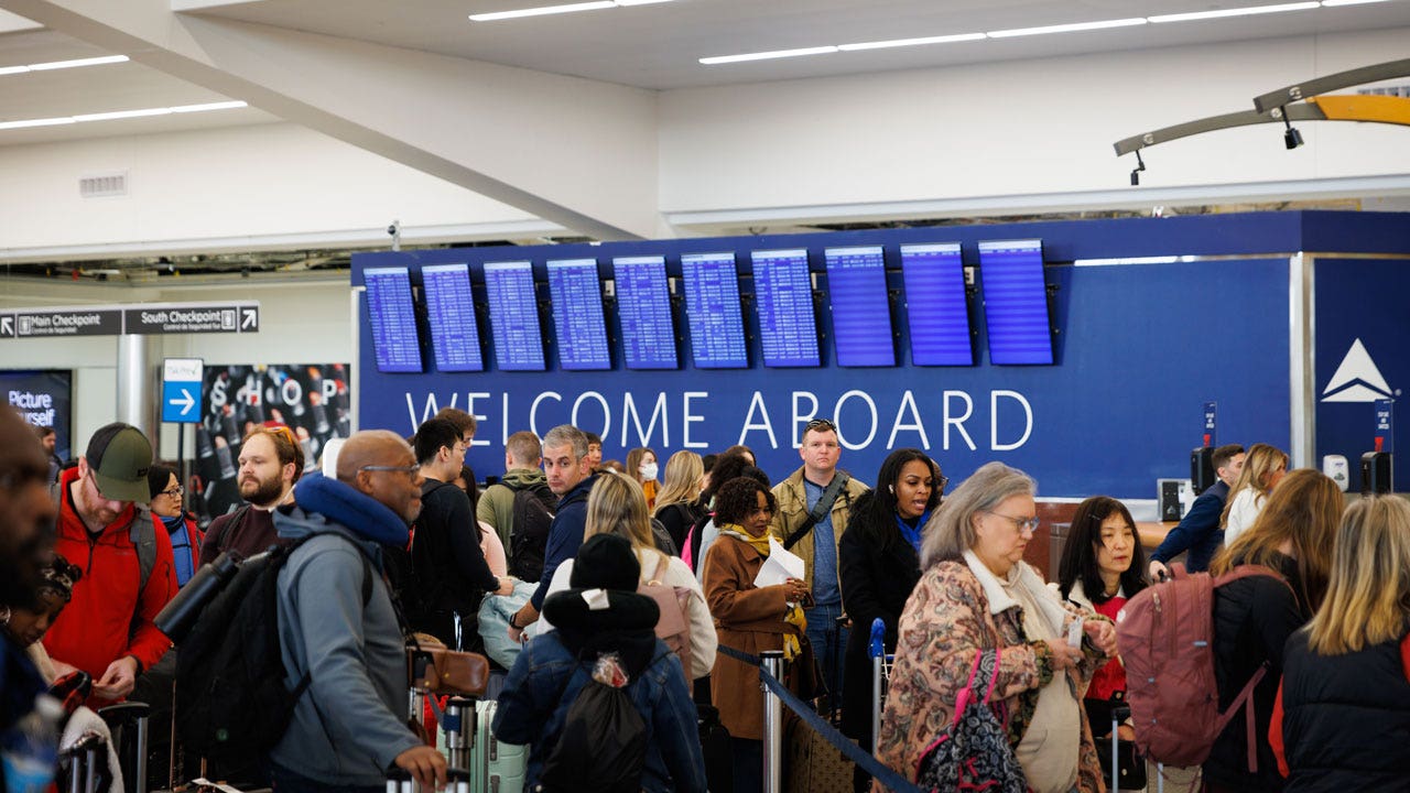Read more about the article Atlanta officials plan to restrict airport access amid complaints of baggage thieves, unauthorized drivers