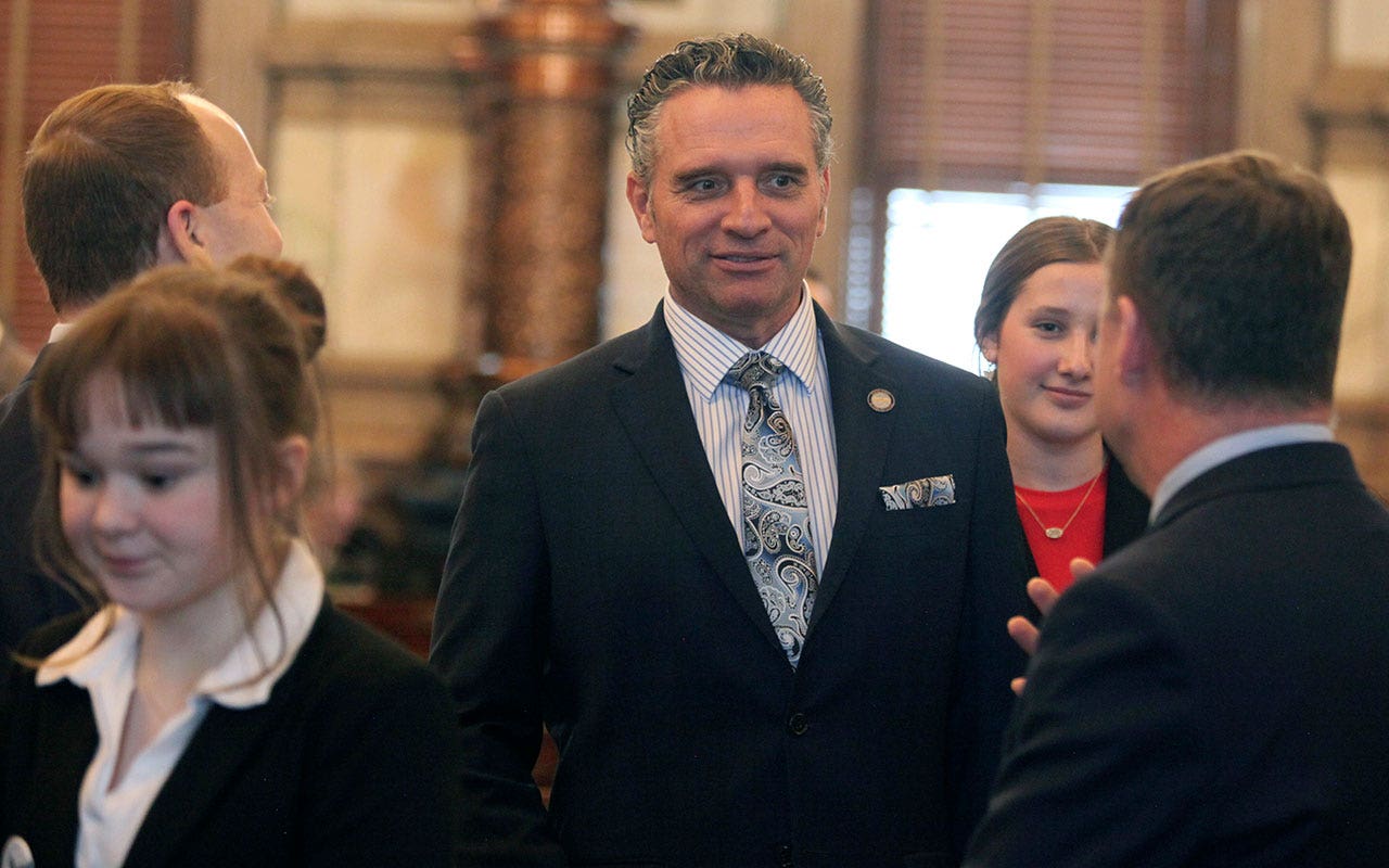 Kansas lawmakers approve 93% pay raise for themselves starting next year