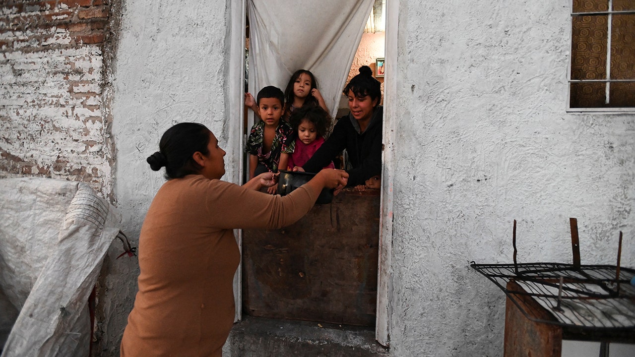 As Argentina’s hunger worsens, a soup kitchen is seeing an uptick in hungry family visitors