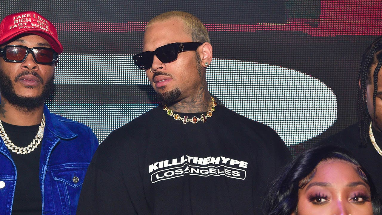 Read more about the article Chris Brown says he was uninvited from NBA celebrity all-star game