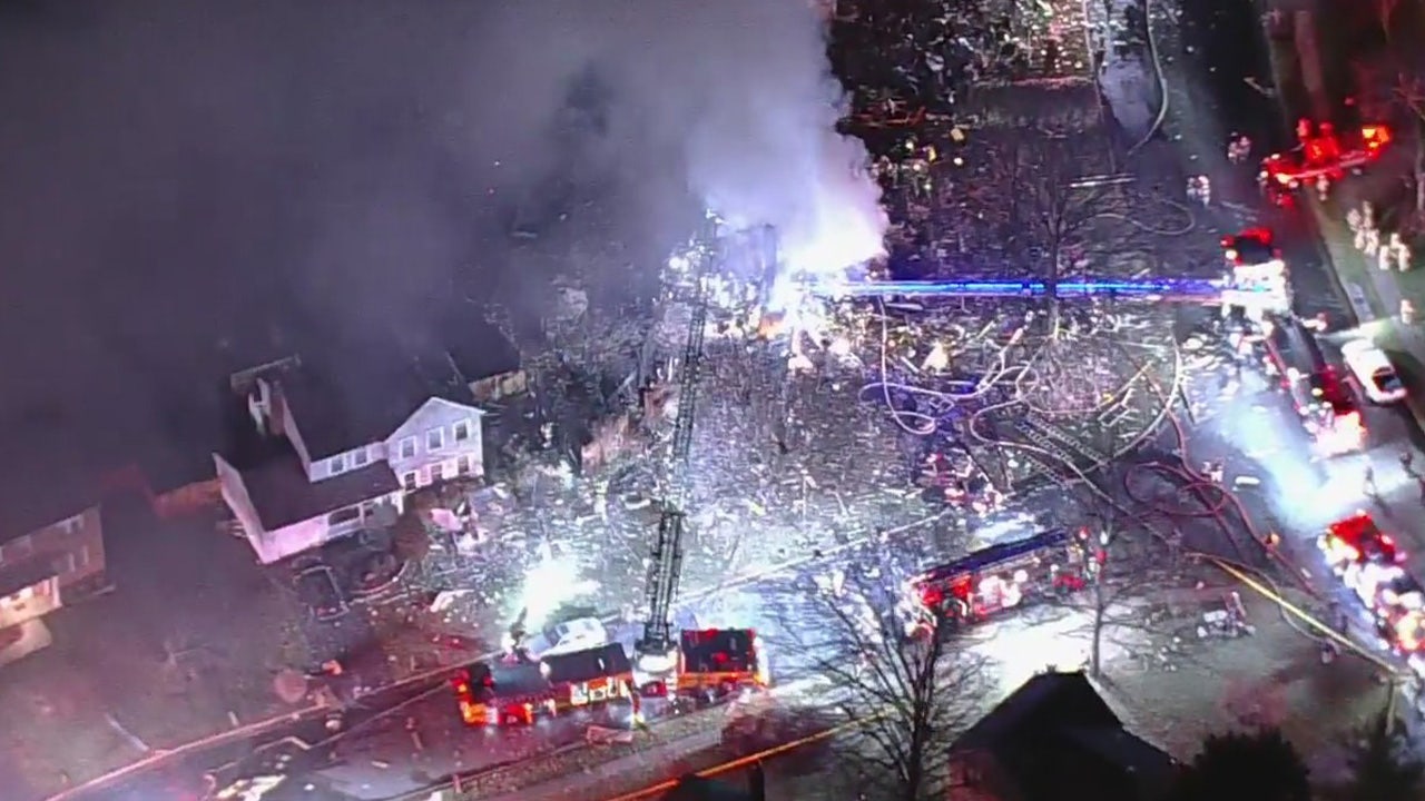 Read more about the article Home explosion in Virginia kills 1 firefighter, injures 11 others