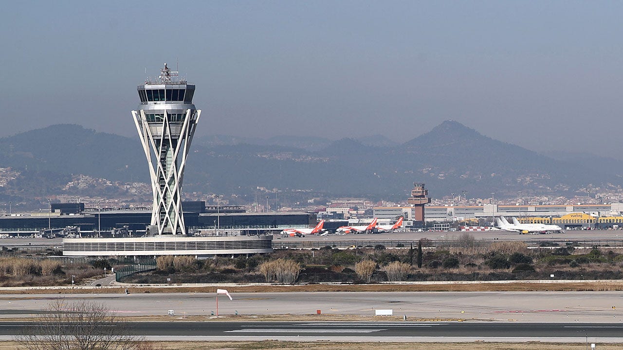 Read more about the article Potential radioactive leak in cargo of aircraft investigated at Spain airport