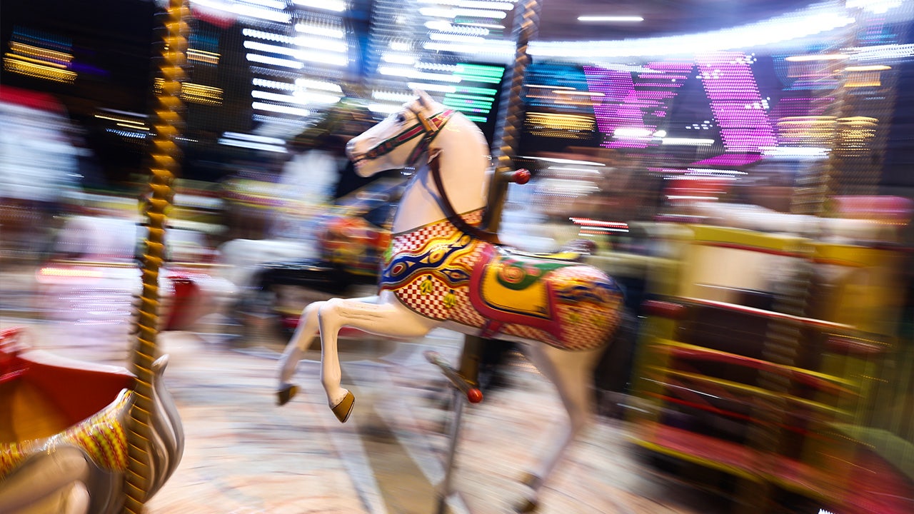 Read more about the article PETA targets Kansas-based carousel maker over animal-theming on ride