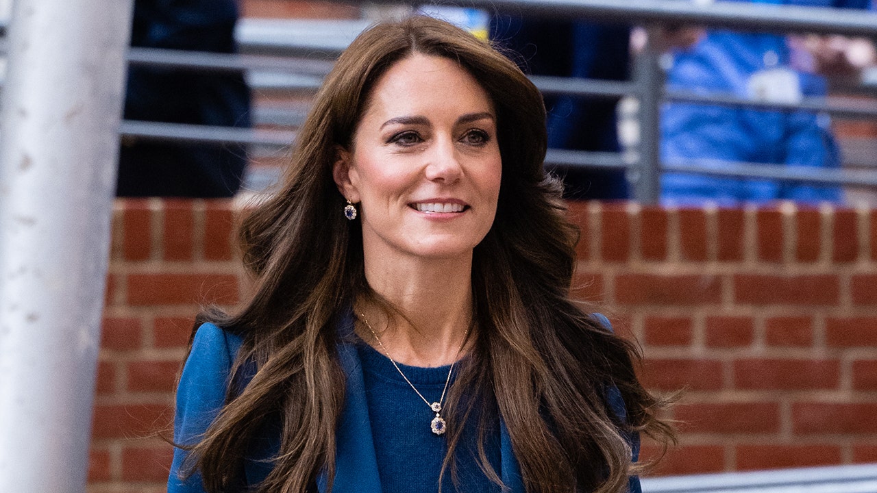 Kate Middleton breaks silence after surgery, but photo raises new questions