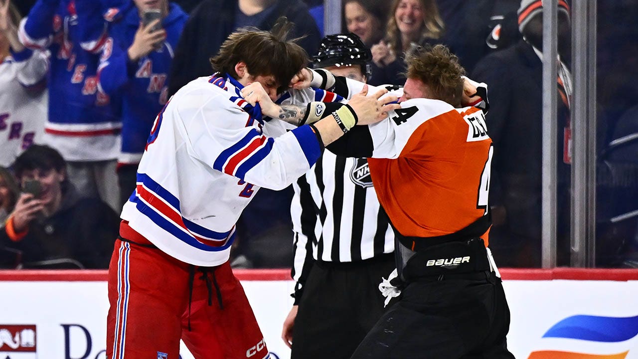 Read more about the article Rangers rookie sensation gets into 2nd fight in 4th NHL game as ‘very eventful’ first week in pros continues