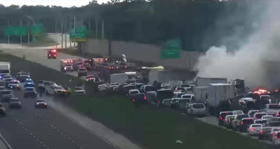 Read more about the article Small plane crashes on Florida interstate