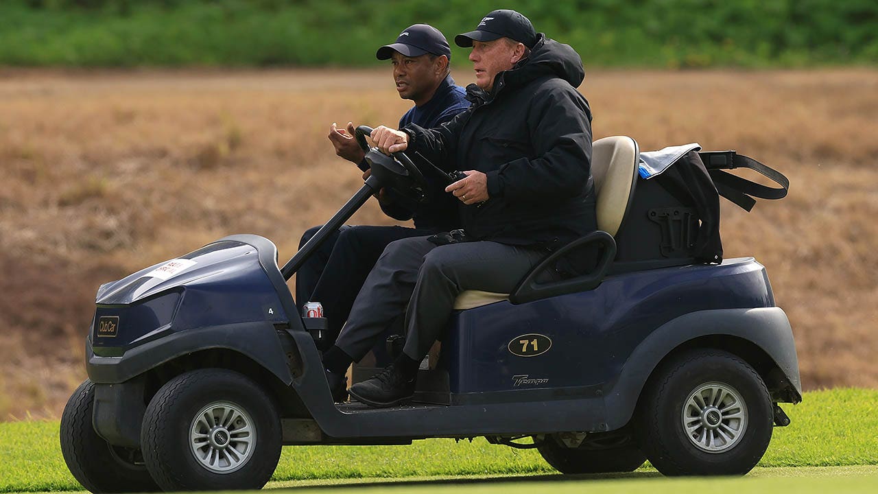 Read more about the article Tiger Woods withdraws from Genesis Invitational; ambulance arrives at golf course