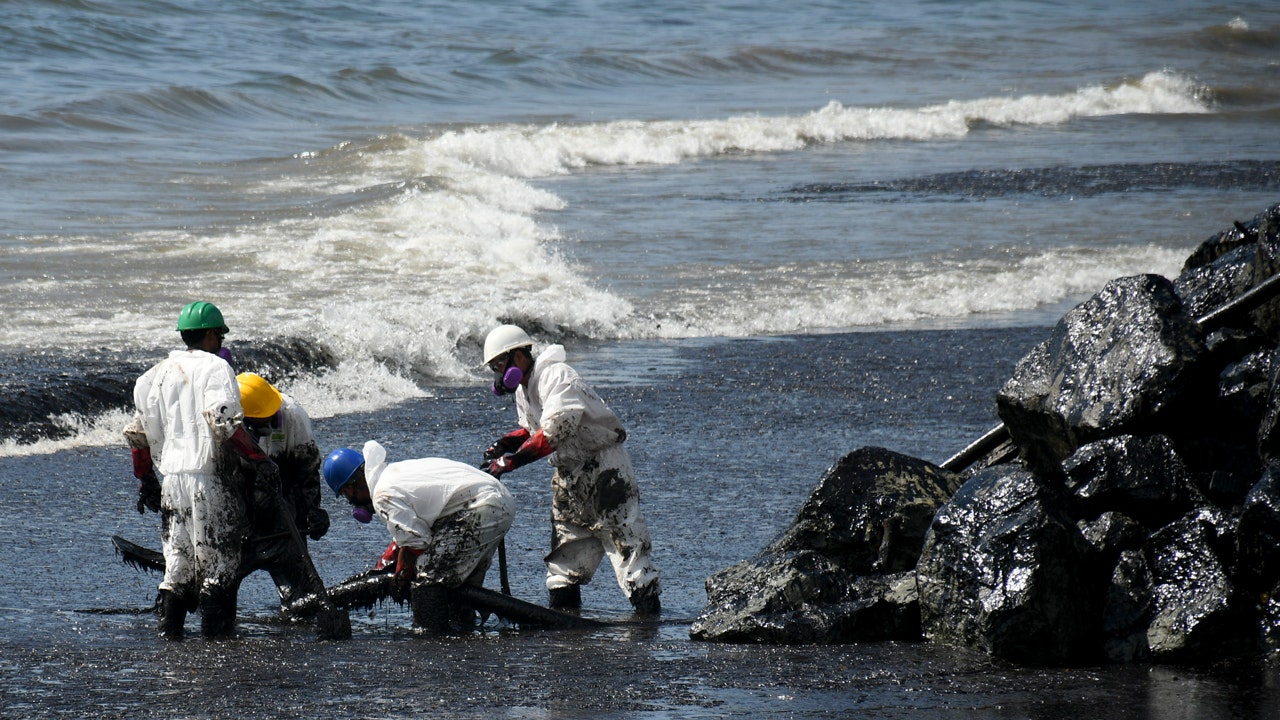 You are currently viewing Trinidad and Tobago facing ‘national emergency’ after major coastal oil spill