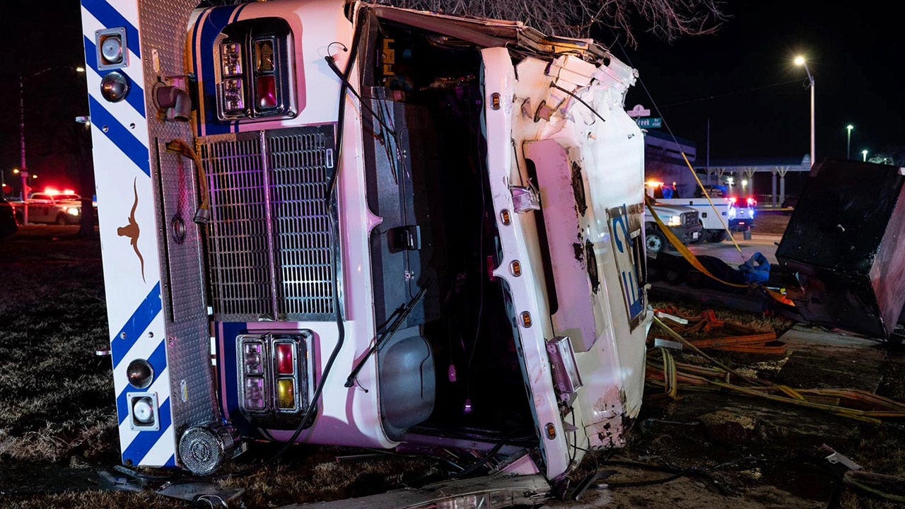 News :Texas firefighter in critical condition after fire engine rolls over in crash