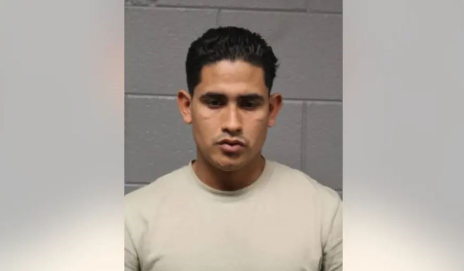 Read more about the article Migrant in Chicago accused of attacking woman on university campus, another near train station