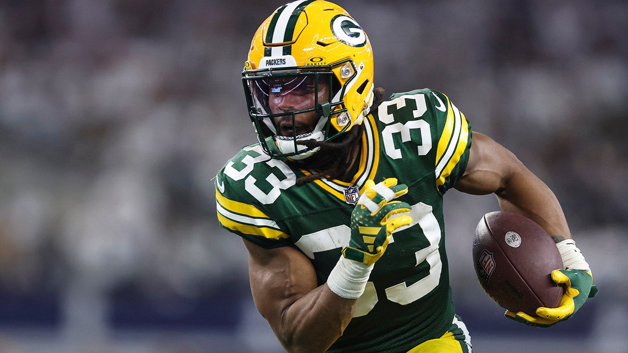 Read more about the article Aaron Jones, Vikings agree to 1-year deal: report