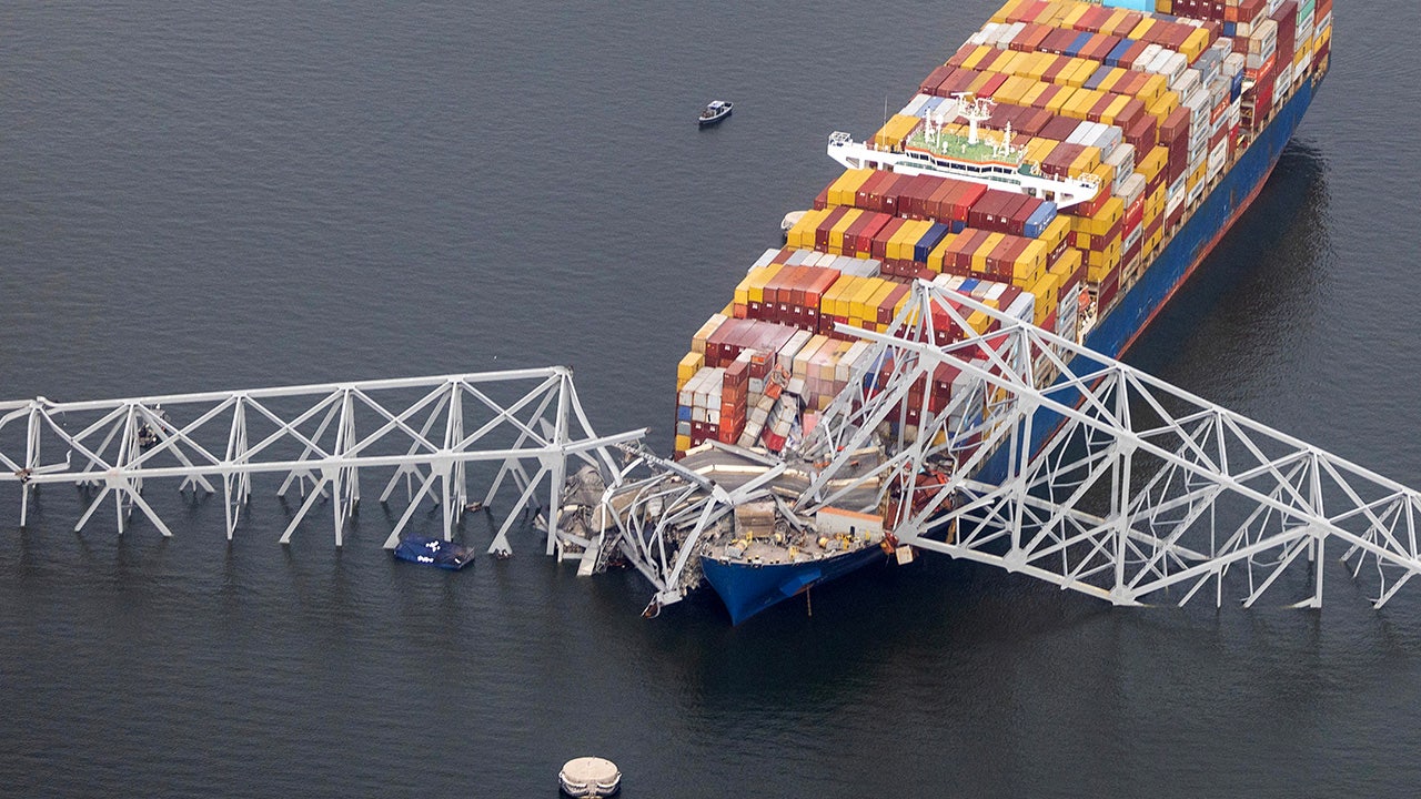 Salvage crews in Baltimore plan to use explosives to free Dali container ship from bridge wreckage