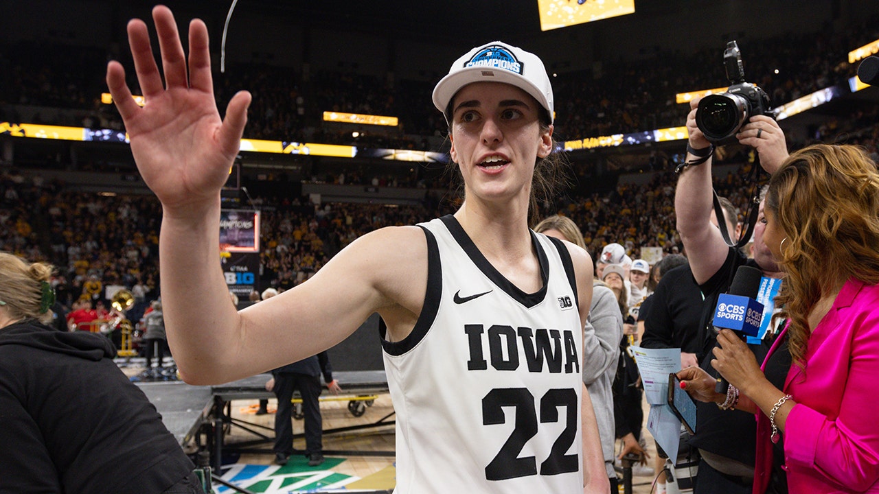 Read more about the article NCAA selection committee ‘kinda screwed’ Iowa in women’s tournament, ex-ESPN star says