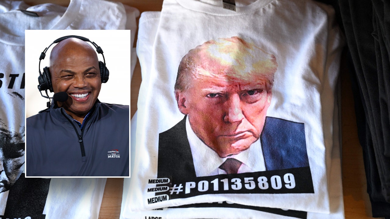 You are currently viewing Charles Barkley rants about Black people wearing Donald Trump mugshot shirts again: ‘Freaking idiot’