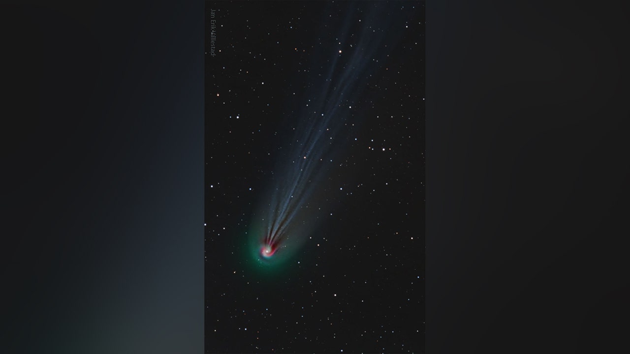 Read more about the article Massive comet with outbursts of brightness makes its approach toward Sun