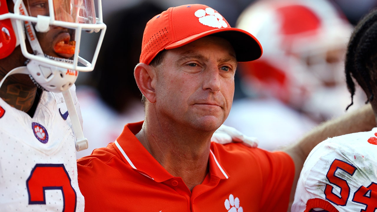 Read more about the article College athletes becoming employees is ‘worst thing’ for them, Clemson’s Dabo Swinney says