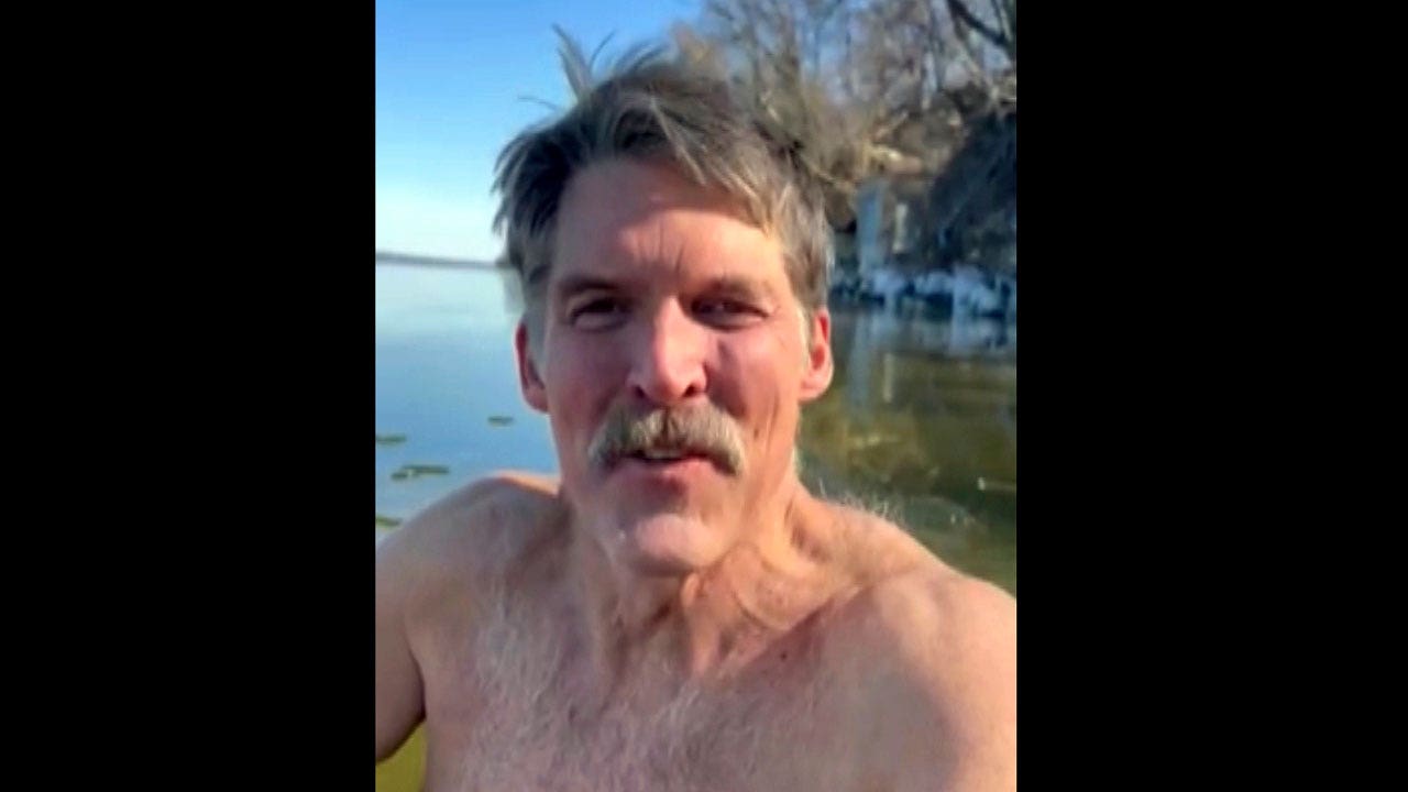 Read more about the article Shirtless Wisconsin US Senate candidate takes cold plunge in frigid lake, challenges Democratic opponent