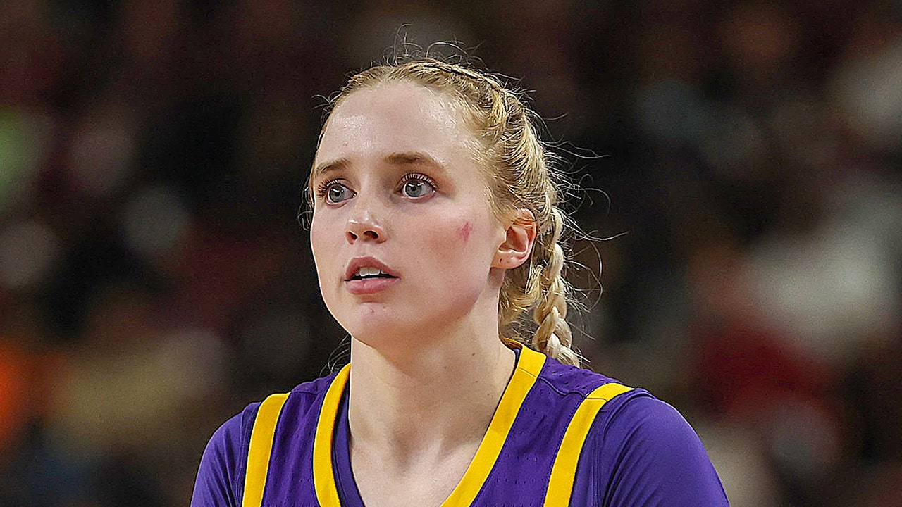 Read more about the article LSU’s Hailey Van Lith defends teammates, calls LA Times column ‘racist’ after ‘dirty debutantes’ jab