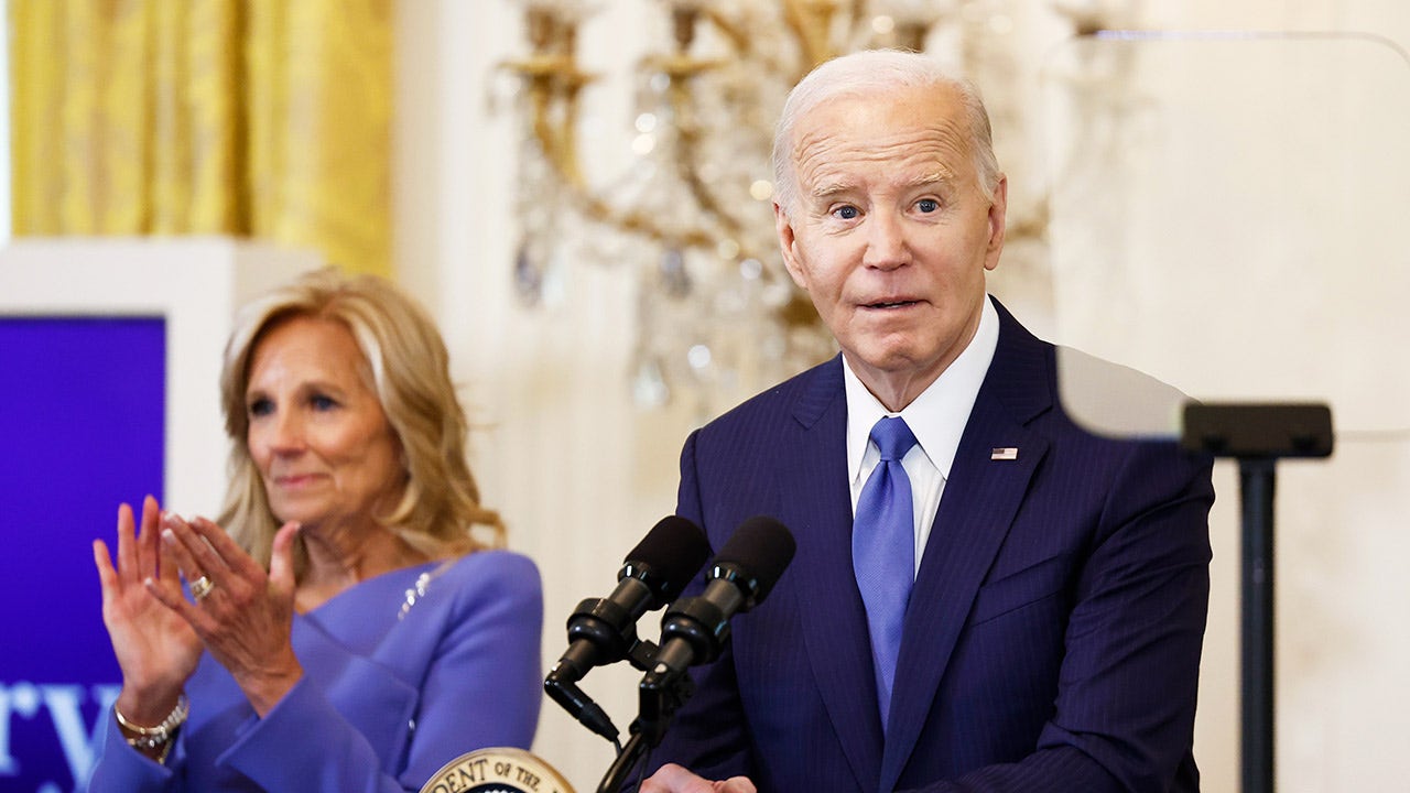 Read more about the article Biden fails to acknowledge Hunter’s out-of-wedlock daughter during Women’s History Month event at White House