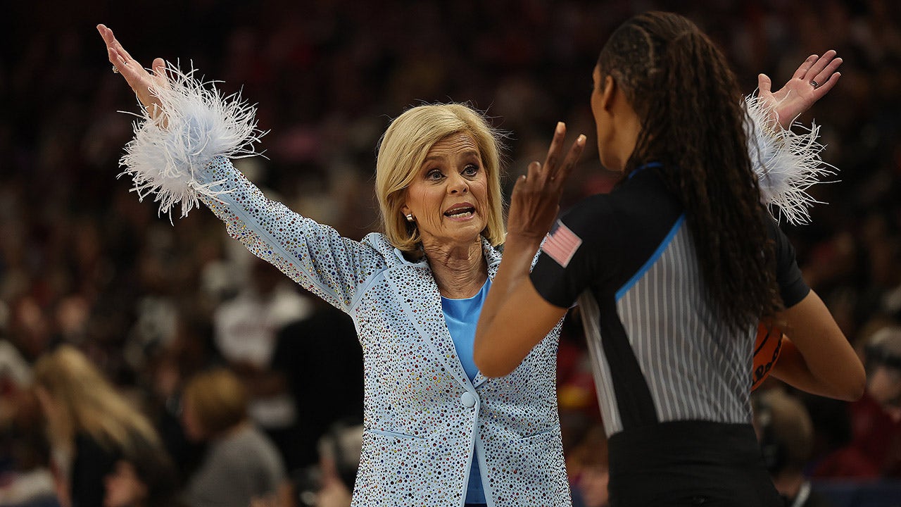 Read more about the article LSU’s Kim Mulkey sounds off on SEC Championship melee: ‘Don’t push somebody that little’