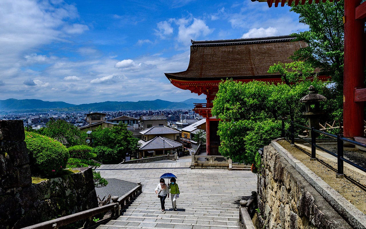Read more about the article Japan’s ancient capital Kyoto implements tourist ban in famous district