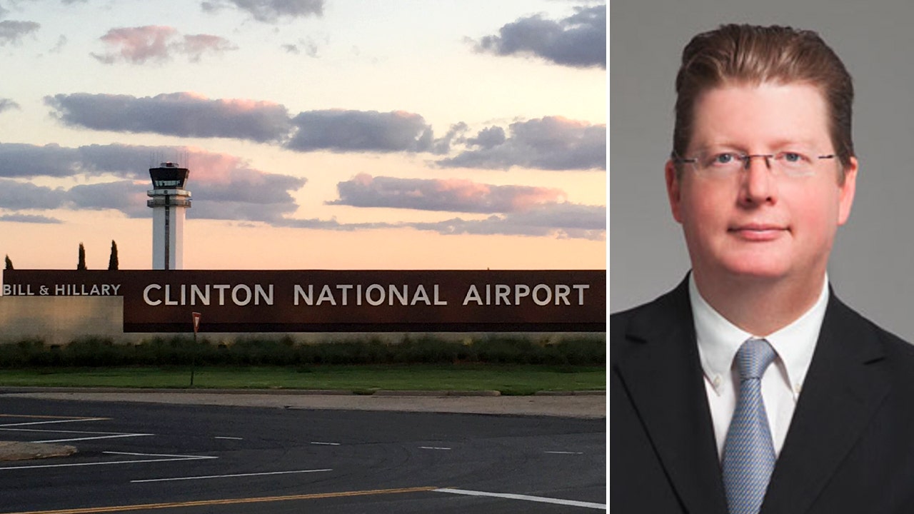 You are currently viewing Executive of Clinton airport in Arkansas shot during search warrant execution