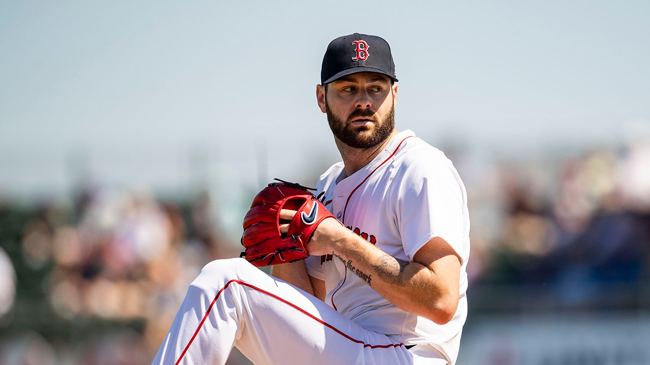 Read more about the article Red Sox starter Lucas Giolito may miss 2024 season after tests show damaged elbow: reports
