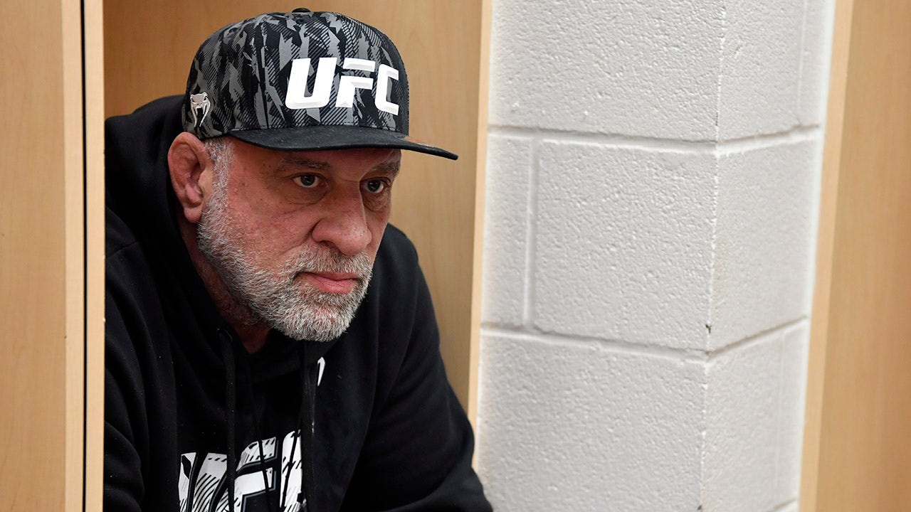 Read more about the article UFC legend Mark Coleman ‘battling for his life’ after saving parents from house fire, daughter says