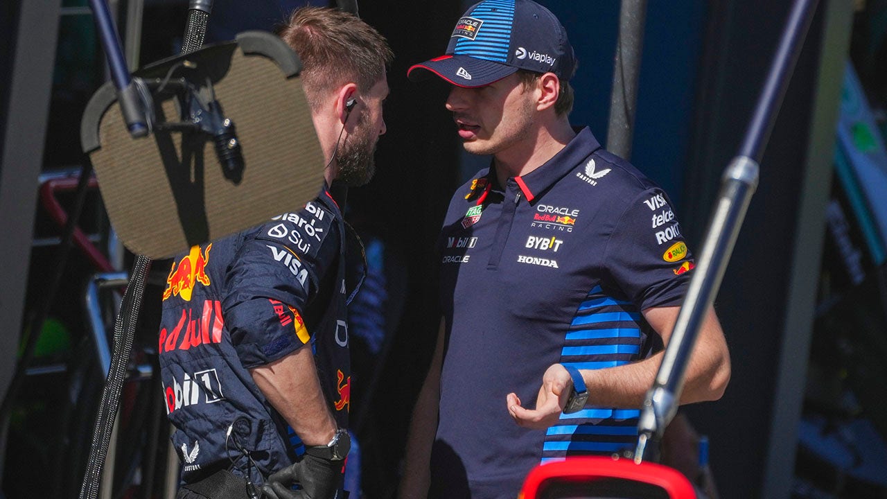 Read more about the article F1 star Max Verstappen’s car spews black smoke, catches fire in bad day at Australian Grand Prix