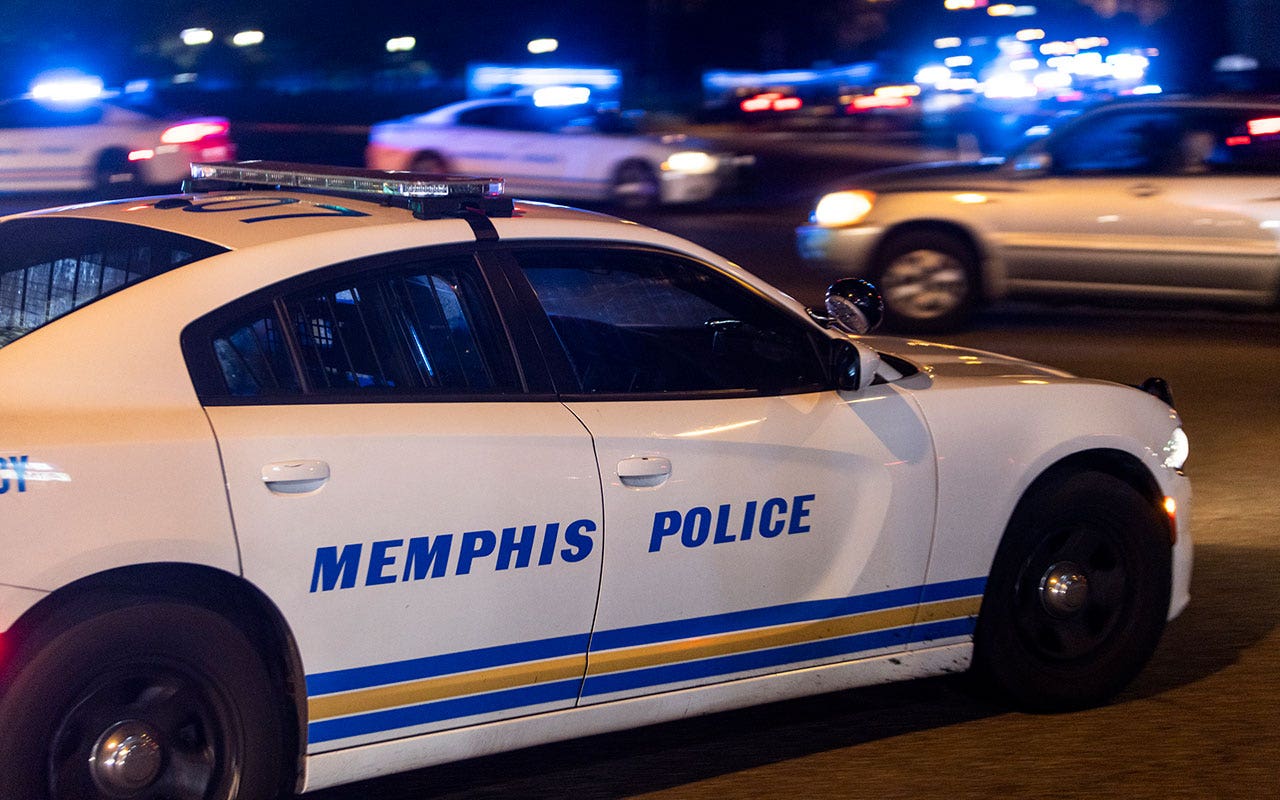 Read more about the article Memphis police officer wounded in traffic stop shooting, official says