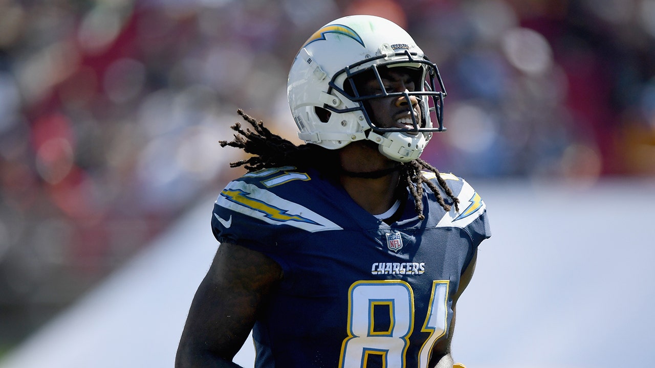 Read more about the article Chargers release Mike Williams to save $20M, get under NFL’s salary cap