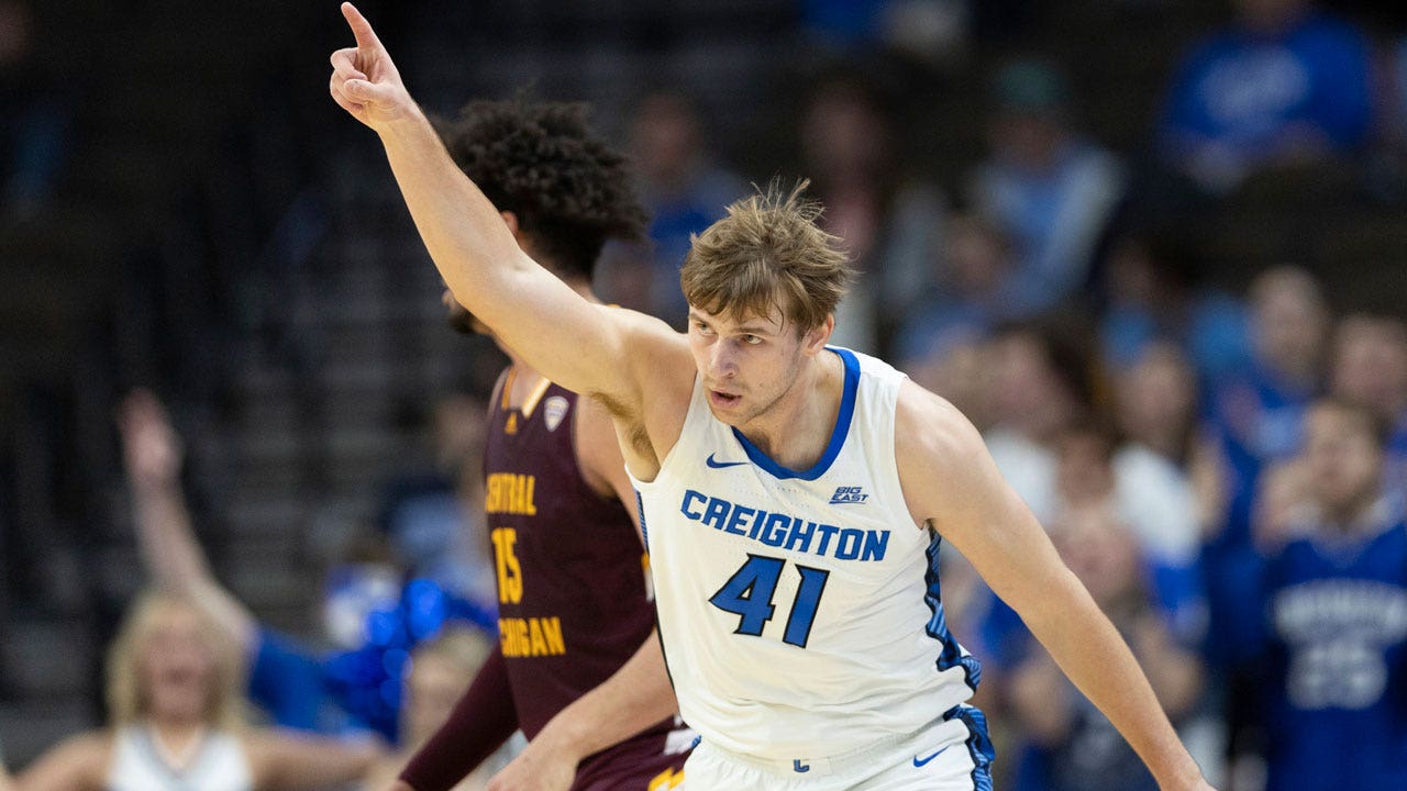 Read more about the article Creighton’s Isaac Traudt monitors glucose on the court to play college basketball with diabetes