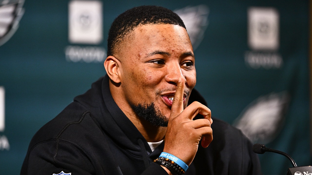Eagles’ Saquon Barkley admits dad would nonetheless cheer for Jets over Philly in Tremendous Bowl matchup
