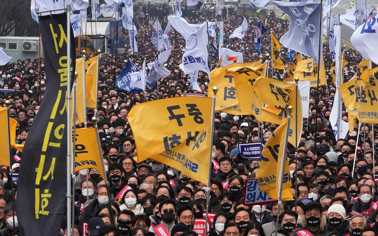 Seoul moves to prosecute leaders of strike involving thousands of South Korean doctors