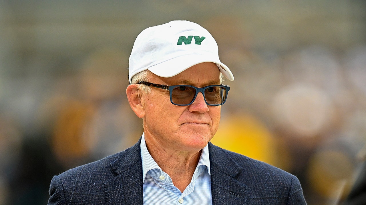 Read more about the article Jets owner Woody Johnson rips ‘irresponsible’ report saying he had ‘heated conversation’ with Robert Saleh